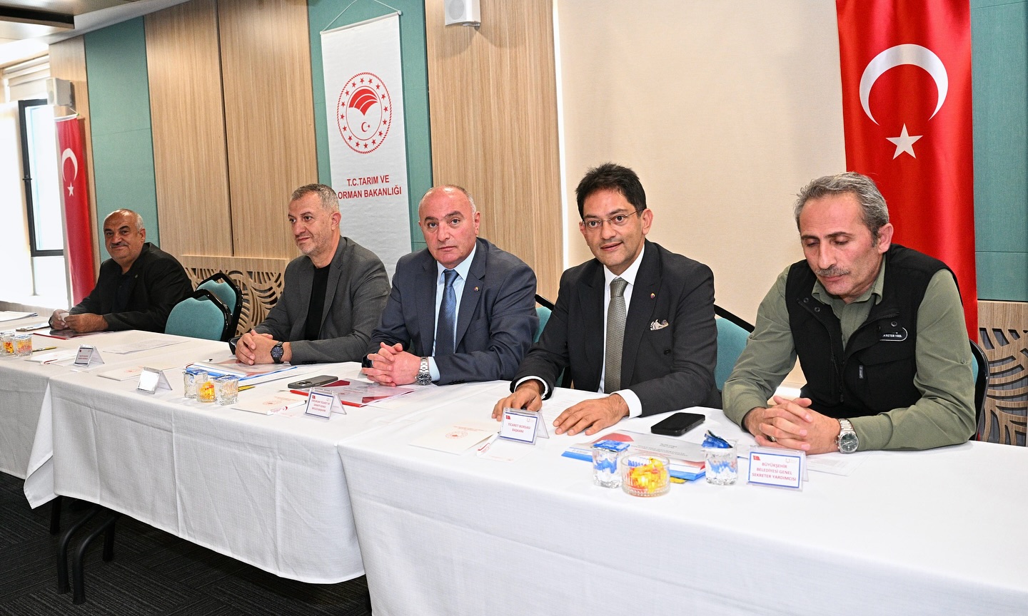 Yönetim Kurulu Başkanımız Sayın Hakan Oral, Tarıma Dayalı Besi Organize Sanayi Bölgesi Müteşebbis Heyeti ile Gerçekleştirilen Toplantıya Katılım Sağladı.